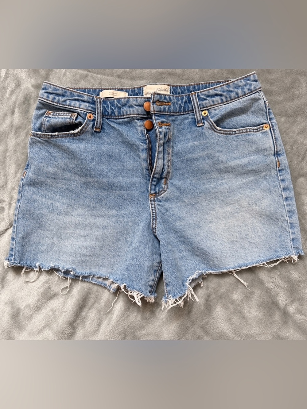 Universal Thread Women’s Light Denim Shorts, Size 10 (30)